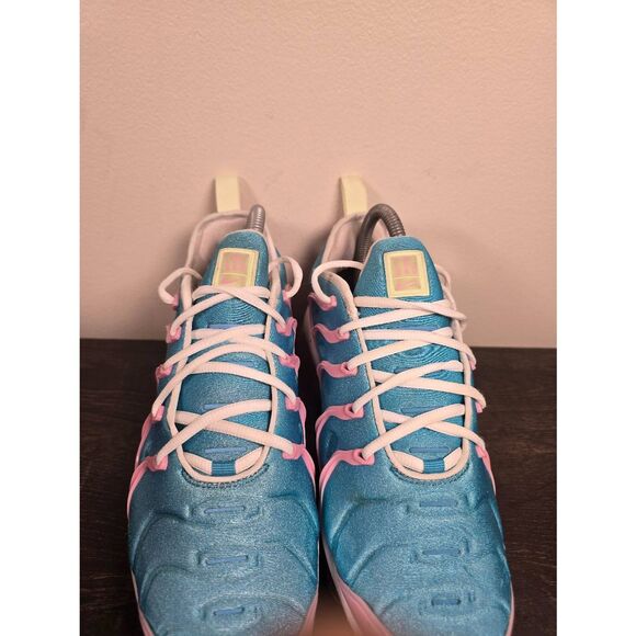 Size 8 - Nike Air VaporMax Plus Easter Women's Running Shoes - Picture 4 of 8